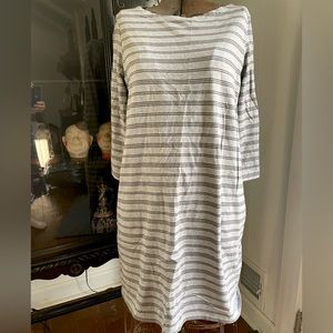 Garnet Hill long sleeve dress with pockets